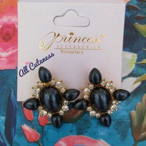 🎀 Statement Rhinestone Stud Earrings